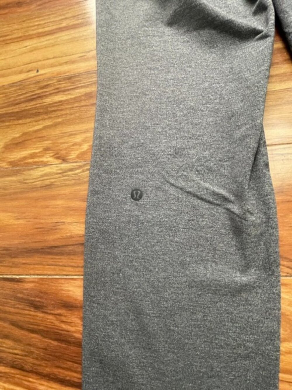 Lululemon Women's High-Rise On the Fly Capri Pants, Gray, Size 6 - Picture 3 of 7